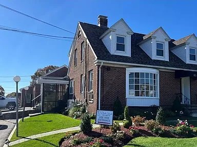 Foto del edificio - 1822 Mineral Spring Ave