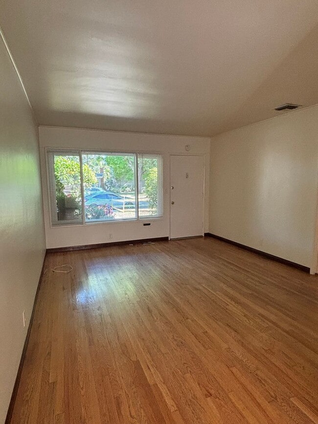 Building Photo - (5281-5285) El Prado Ave.