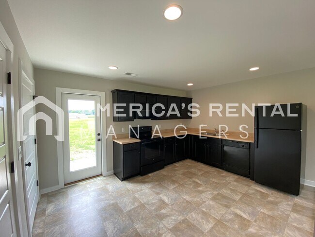 Foto del edificio - Home for Rent in Talladega, AL!!! Availabl...