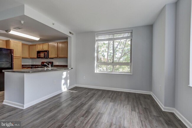 Building Photo - 350 G St SW