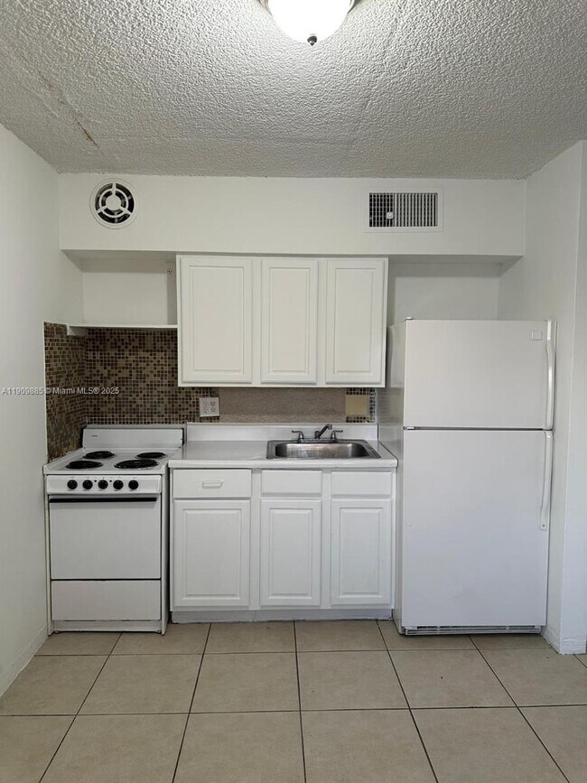 Foto del edificio - 101 NW 29th Ave