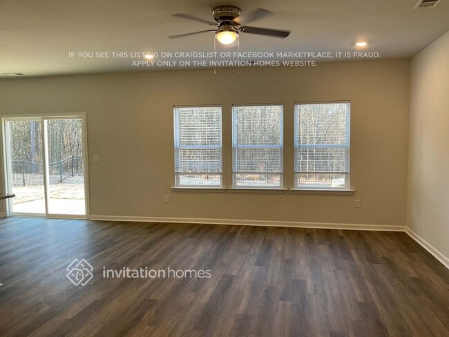 Building Photo - 3976 Zepelin Wy