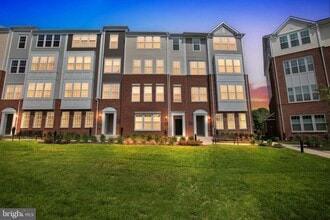 Building Photo - 10834 Cedar Ave