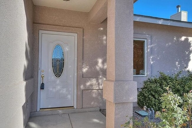 Foto del edificio - 3 bed 2 bath single level home