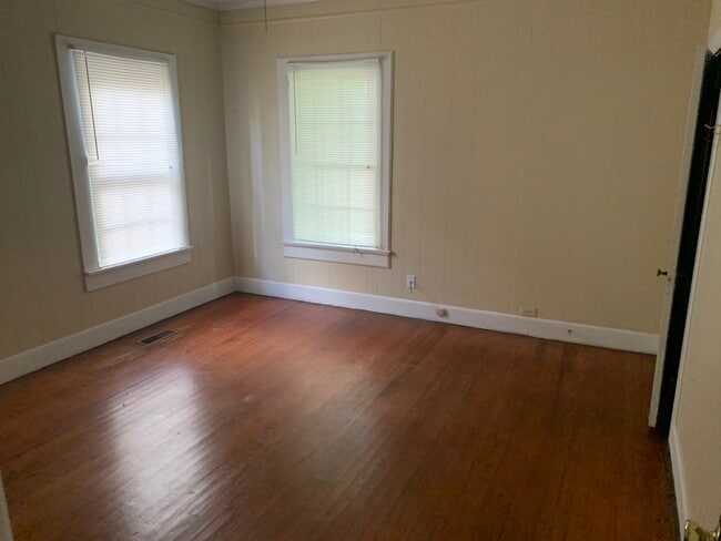 Unit A - bedroom - 321 5th Ave