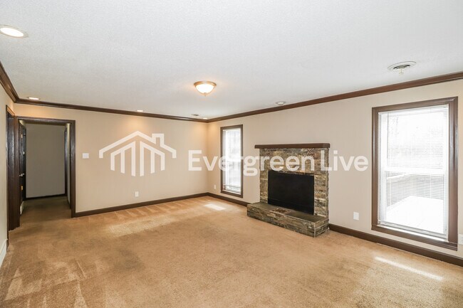 Foto del edificio - 3465 E Rolling Woods Dr