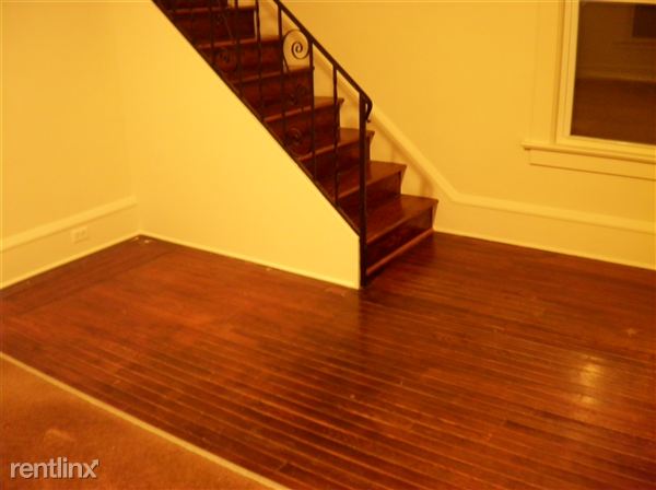Foto principal - 115 E South St
