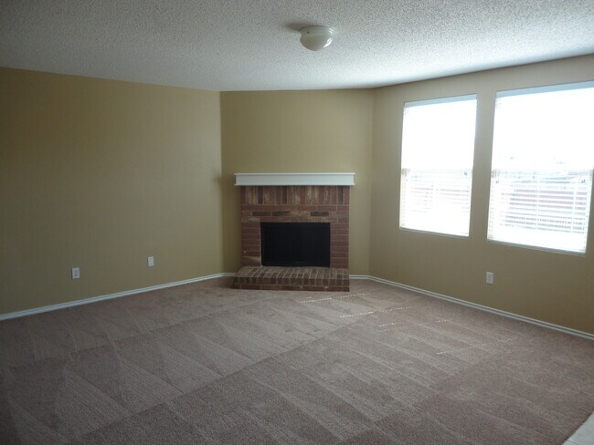 Foto del edificio - 3041 Coolwood Lane