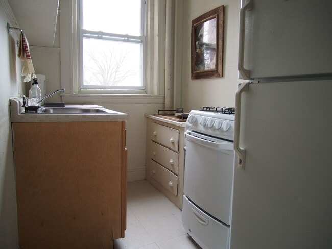 Building Photo - 16-1167 Boylston St