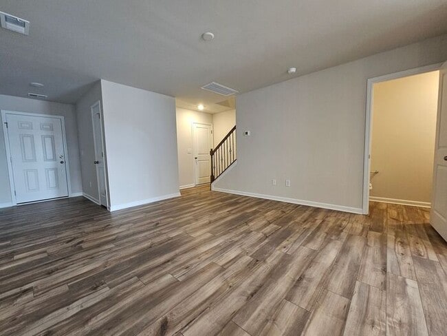 Foto del edificio - Taylor Hill