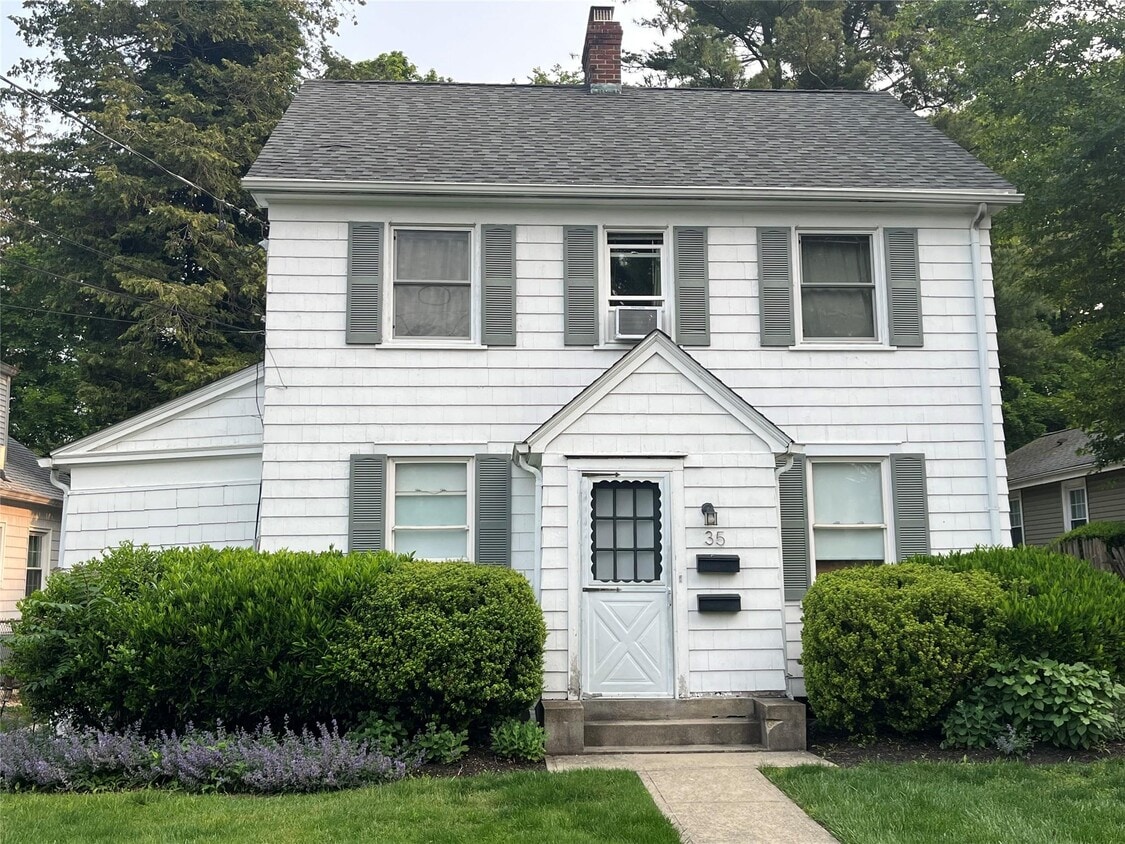 Primary Photo - 35 Grandview St
