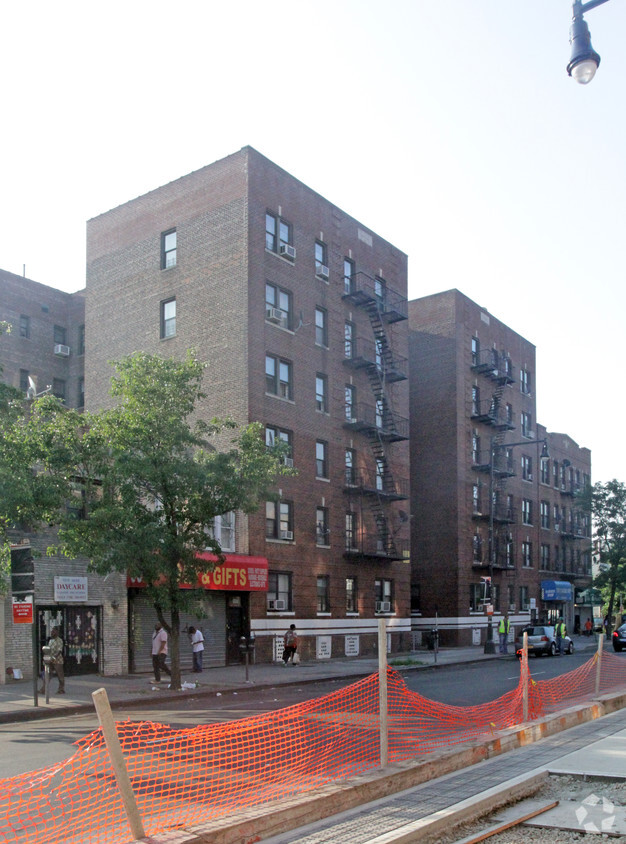 Foto principal - 1487 Nostrand Ave