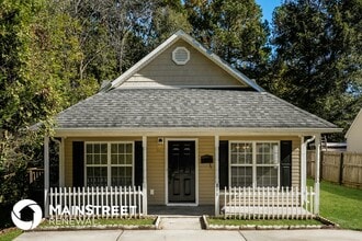 Building Photo - 811 Chalmers St