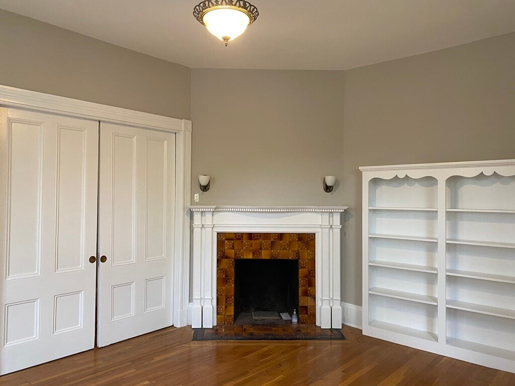 Foto principal - 318 Brookline St