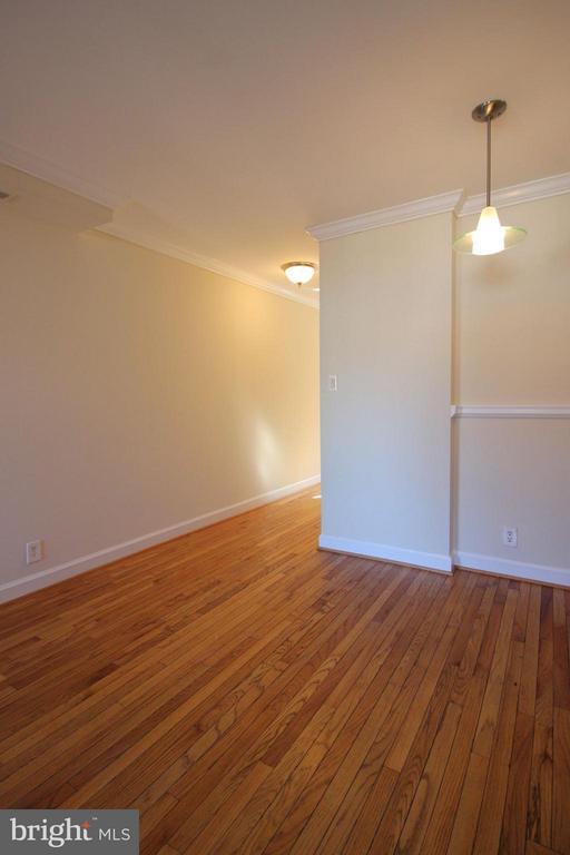 Foto del edificio - 1224 Eton Ct NW