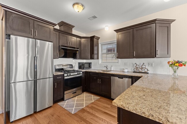 Foto del edificio - 23 Reynolds Ave