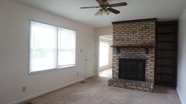 Foto del edificio - 6519 Grist Mill Rd