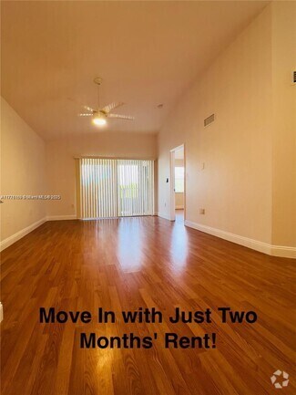 Building Photo - 2810 N Oakland Forest Dr