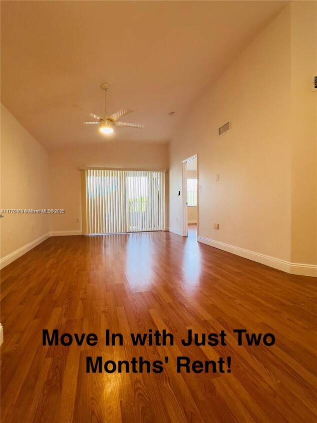 Primary Photo - 2810 N Oakland Forest Dr