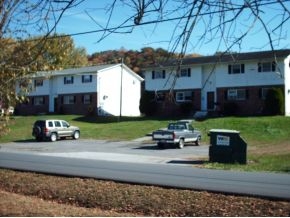 Primary Photo - 210-214 Price Rd
