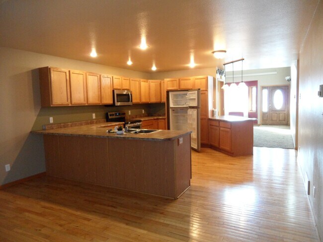 Foto del edificio - 1409 Thaxton Ct