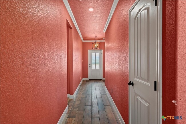 Foto del edificio - 1602 Flatland Trl
