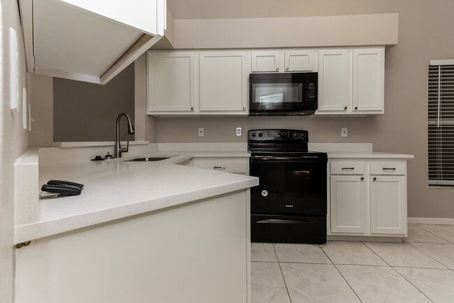 Building Photo - 3103 Pine Top Dr