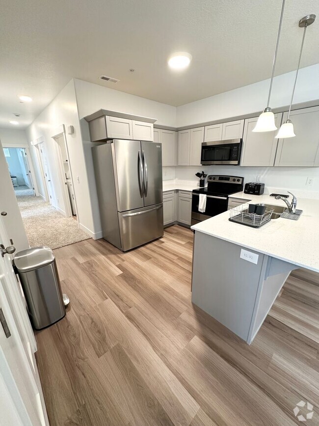 Building Photo - 841 Coulsen Dr