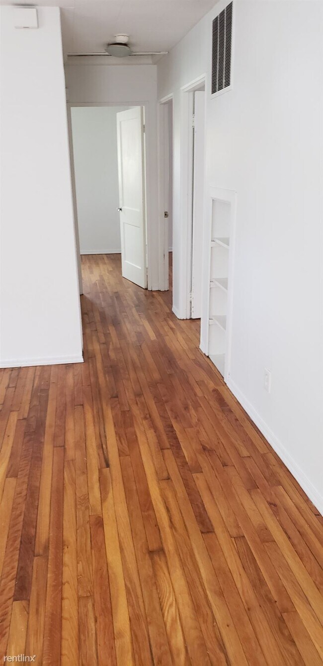 Building Photo - 3 br, 1 bath House - 451 Ainsworth Cir