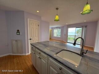 Building Photo - 225 S Tropical Trail