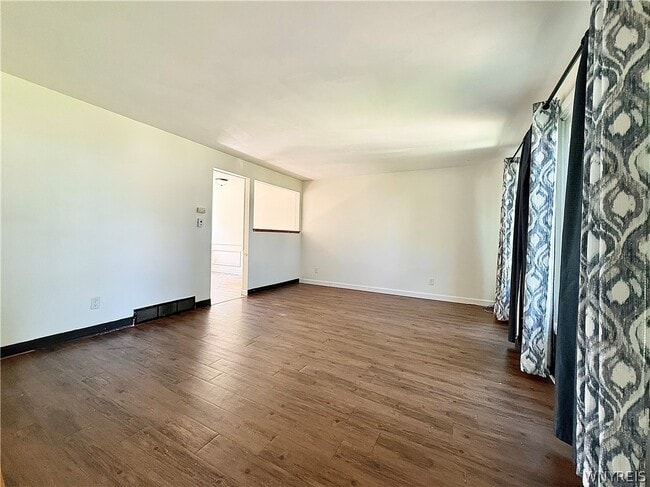 Building Photo - 90 E Summerset Ln