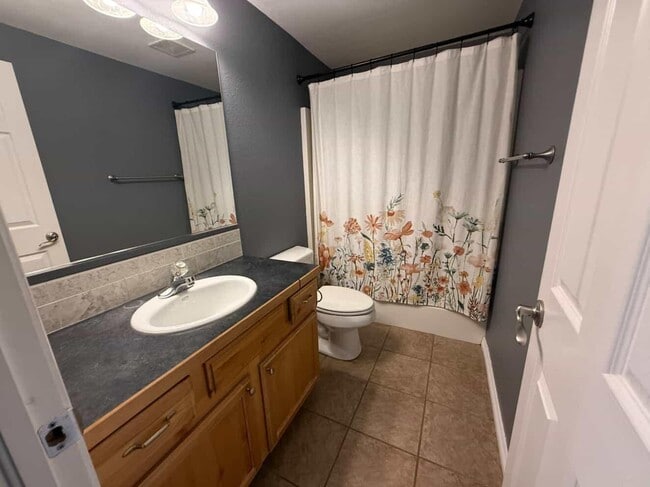 Foto del edificio - 1138 Lakecrest Ct