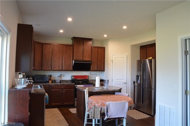 Foto del edificio - 267 Stone Ridge Way