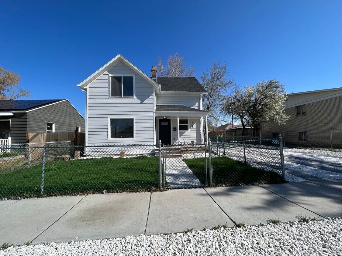 Primary Photo - 343-345 E Coatsville Ave