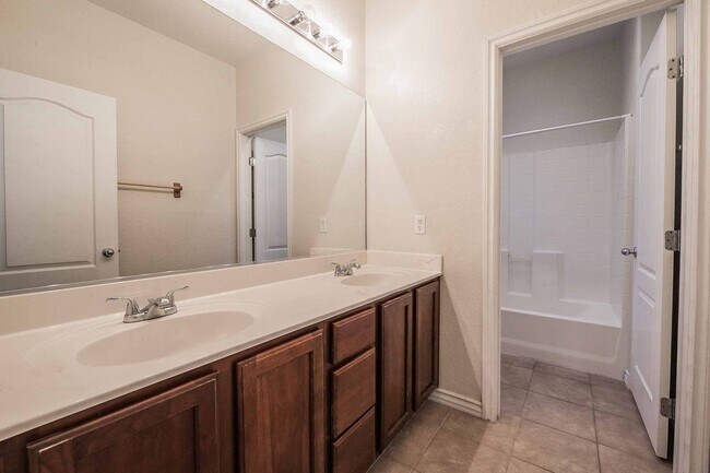 Foto del edificio - Stunning 3 Bedroom home in Anthem!