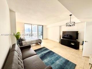 Primary Photo - 1750 N Bayshore Dr