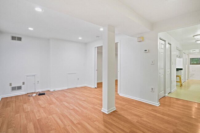 Foto del edificio - Wonderful Woodley 1 Bedroom with Parking