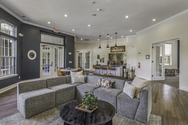 Building Photo - Lantern Woods Apartments