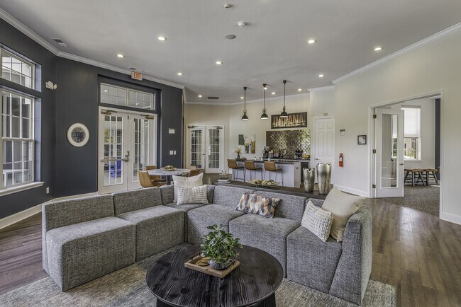 Foto del edificio - Lantern Woods Apartments