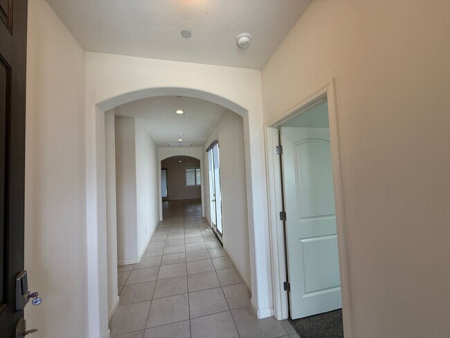 Foto del edificio - ***JUST REDUCED!!!*** Must See! Beautiful ...