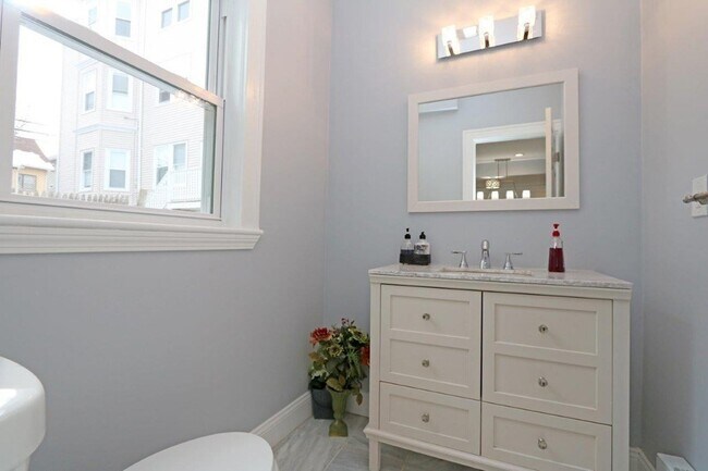 Foto del edificio - 249 Kittredge St