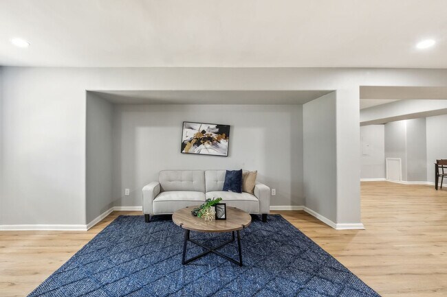 Building Photo - 400 S Dupont Hwy