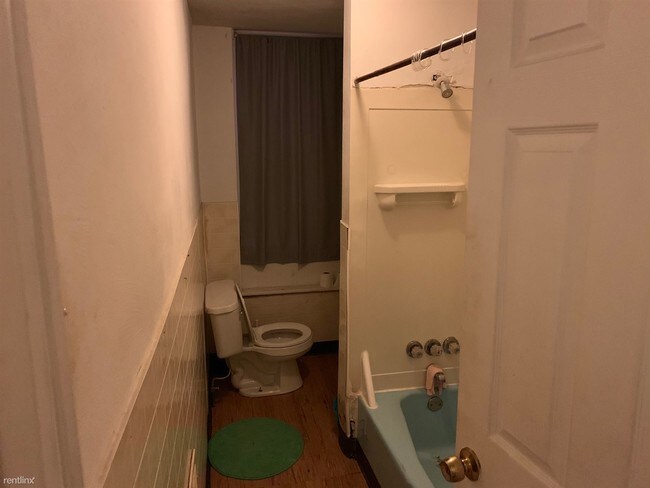 Building Photo - 2 br, 1 bath Apartment - 3207 Kennett Sq # 2