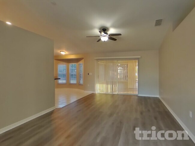 Foto del edificio - 2342 Sweetwater Blvd