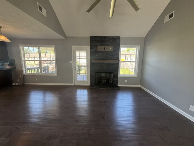 Building Photo - 1351 Freedom Dr