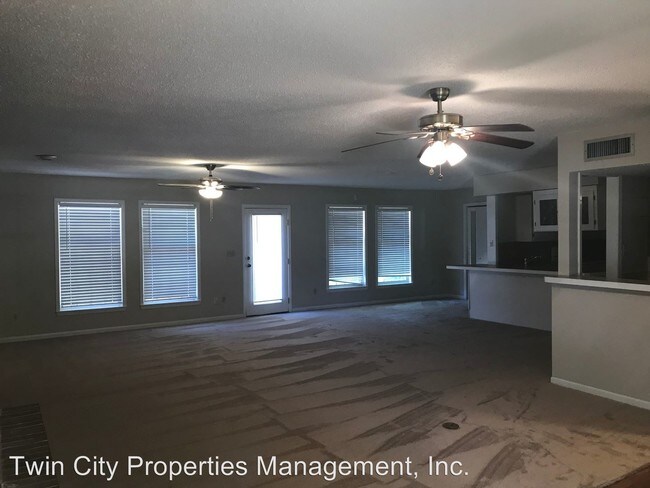 Building Photo - 3 br, 2.5 bath Apartment - 3106 Oakmont Dr.