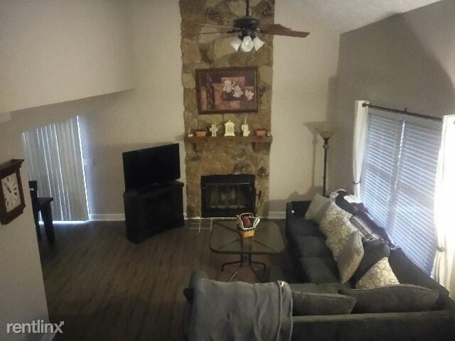 Building Photo - 3622 Country Ridge Dr