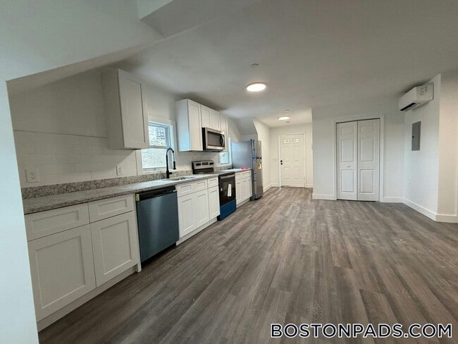 Foto del edificio - 197 S Main St