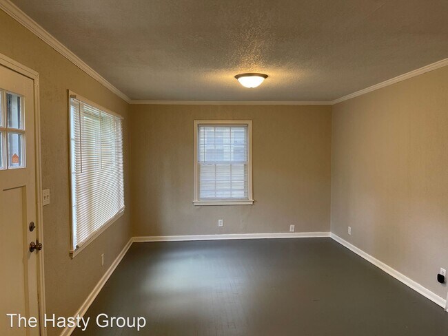 Building Photo - 2 br, 1 bath House - 1155 E 75th Ter