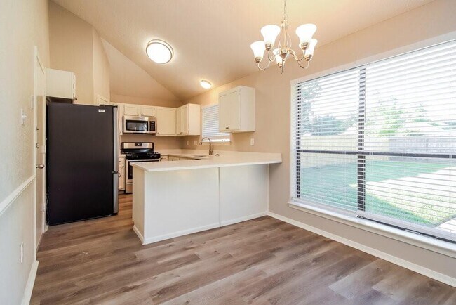 Foto del edificio - 5014 Meadow Crest St